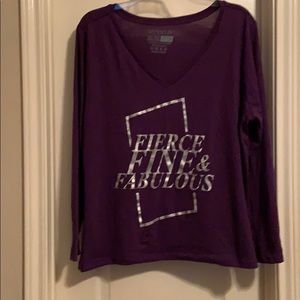 IZZY & LIV V-Neck Long Sleeve T-Shirt. 2XL/3XL